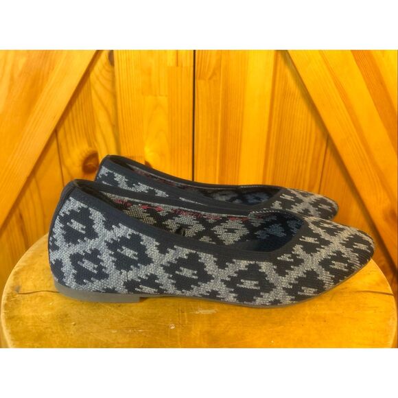 Skechers Air Cooled Memory Foam Pointed Toe Knit Flats Comfort Size 8 - Picture 1 of 8